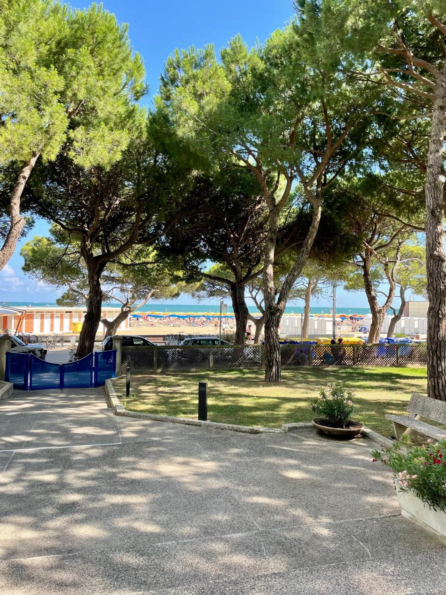 Blu Residence 2 Lignano Sabbiadoro Kültér fotó